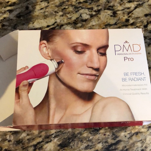 PMD pro personal microdermabrasion system - Picture 2 of 3